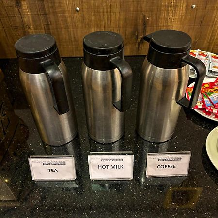 Hotel Oxmo Delhi Airport With Free Airport Transsfer Ню Делхи Екстериор снимка