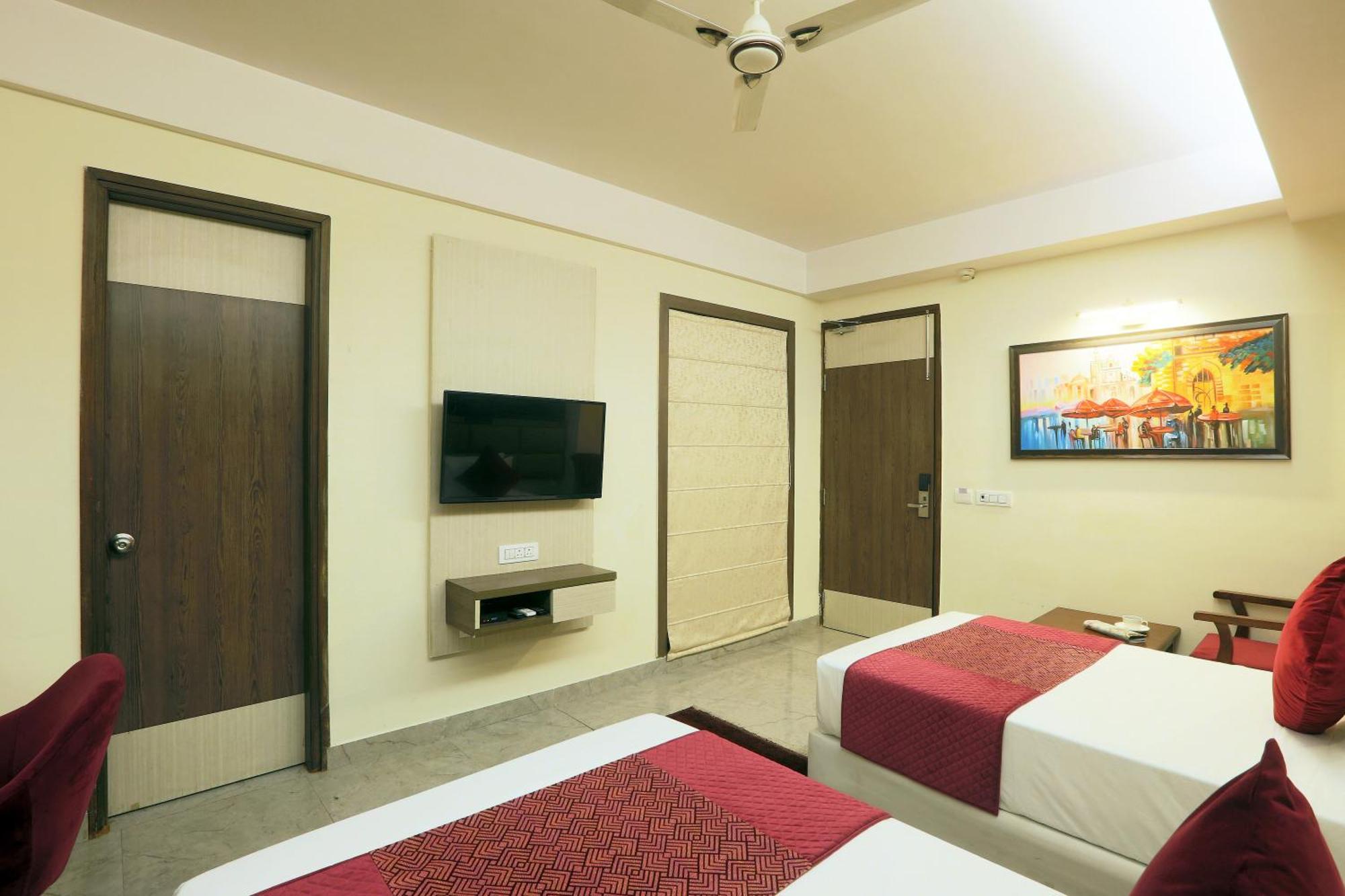 Hotel Oxmo Delhi Airport With Free Airport Transsfer Ню Делхи Екстериор снимка