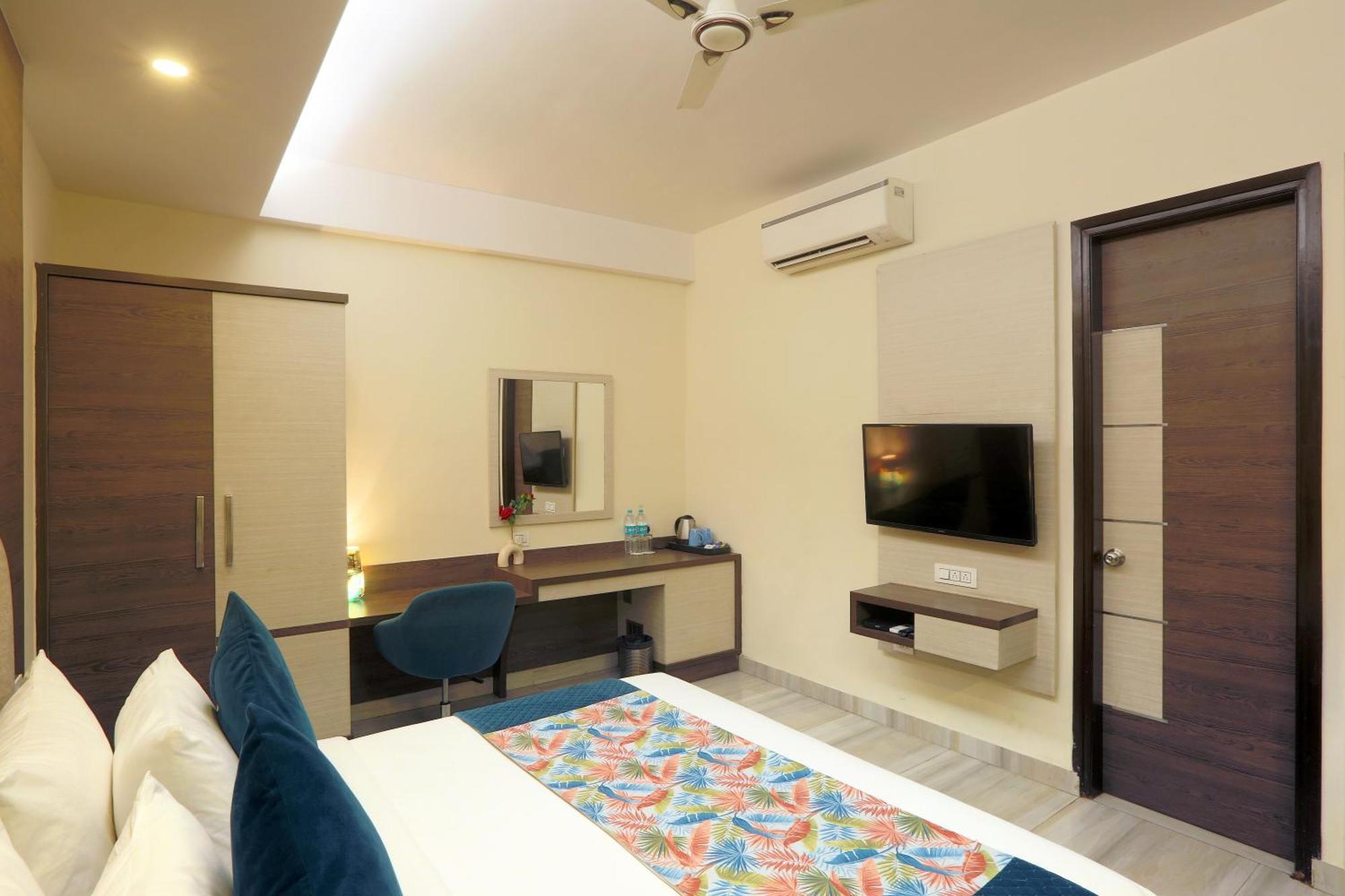 Hotel Oxmo Delhi Airport With Free Airport Transsfer Ню Делхи Екстериор снимка